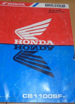 Manuel d'atelier réparation Honda CB 1100 SF X11 { {{ Docautomoto }}